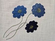 Tovaglia 12 posti ricamata in