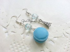 Orecchini pendenti in pasta polimerica con macaron azzurro e torre eiffel