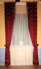 Tendaggi_Tre copritende Rubelli in broccato rosso