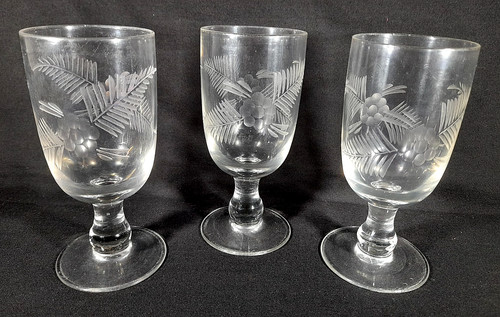Antique pub tavern - 3, 5½"