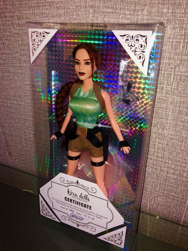 Bambola lara croft - lara, raider