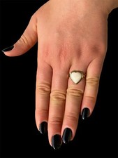 Anello con cuore in corallo