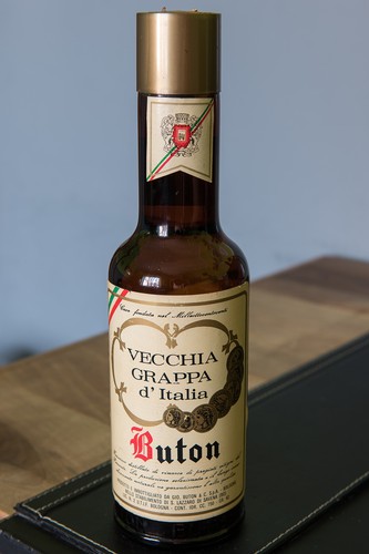 Grappa buton vecchia - vecchia,