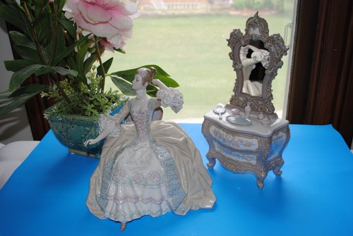 Scarce retired lladro lady - scarce, at