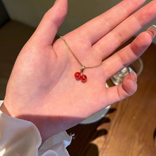 Collana con ciondolo rosso - , per
