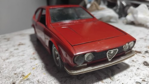 Burago italy alfa romeo - italy,
