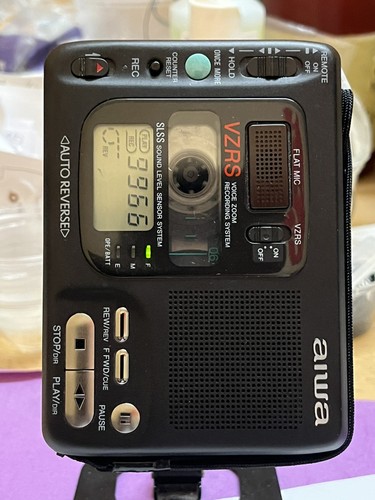 Aiwa portable cassette - 🟡aiwa,