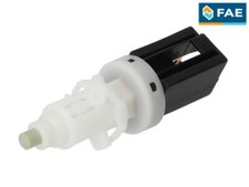 INTERRUTTORE COMANDO FRIZIONE CRUISE CONTROL ADATTO PER 24410 ADATTO PER I