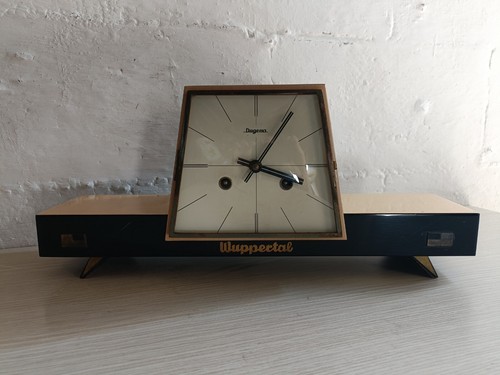 Antico orologio meccanico - antico,