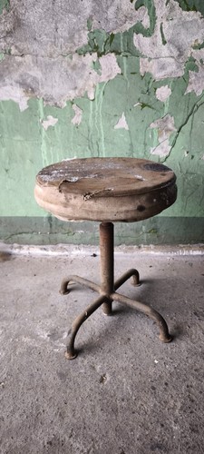 Sgabello industriale vintage