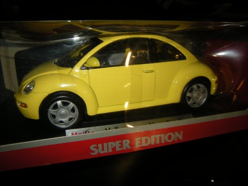 Maisto new beetle - 1:18, vw