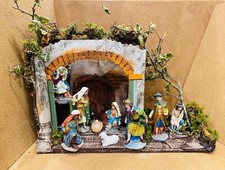 Presepe in stile tempio romano