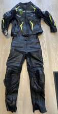 Giacca e pantaloni in pelle da