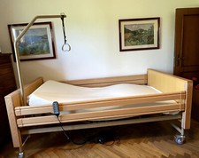 Letto da degenza elettrico ortopedico + materasso antidecubito. COME NUOVO