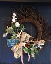 Corona costiera natalizia su