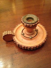 Portacandela in legno, altezza cm 9, diametro base cm 13.