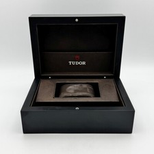 TUDOR BLACK BAY Scatola