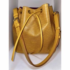 Borsa a tracolla Louis Vuitton Epi Petit Noe gialla M44109 usata d'autore
