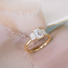 Anello da donna in oro giallo