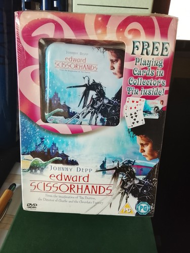 Edward scissorhands playing - edward,