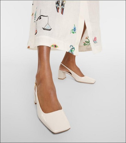 950 nuovo gianvito rossi - $950,