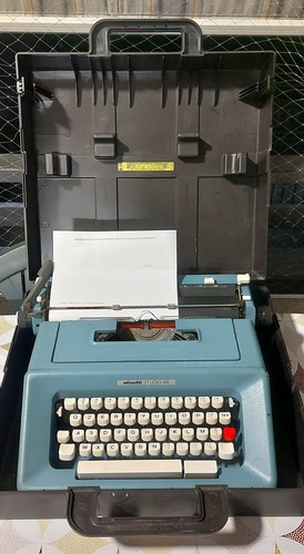 Macchina scrivere olivetti - da,