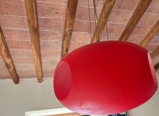 Lampadario rosso forma ovale