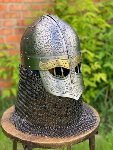 Elmetto vichingo medievale