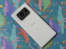 SHARP AQUOS R6 obiettivo Leica