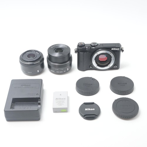 Nikon black lens kit - j5,