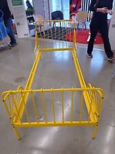 letto singolo usato, modello piacevole adatto per bimbi, completo di doghe .