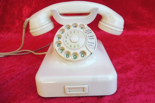 Vecchio telefono 84 - telefono,,