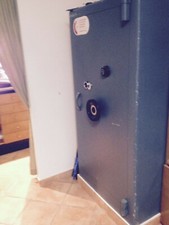 Cassaforte Conforti. Chiusura con combinazione, chiave e timer lock. 