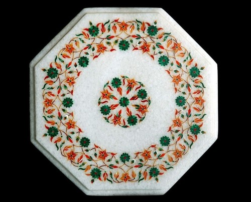 Tavolo marmo con pietre - in,