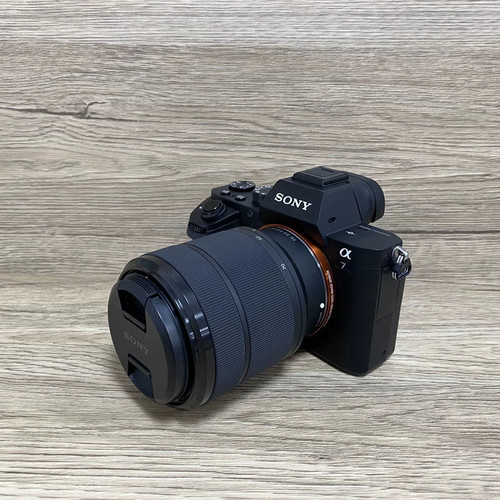 Sony alpha 3 megapixel - a7, 24,3