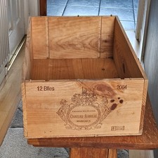 Cassa vuota in legno per vino