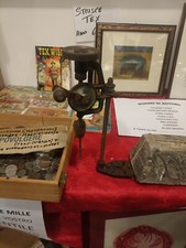 Antico trapano manuale, con manovella.