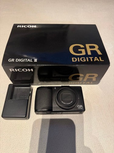 Fotocamera digitale compatta