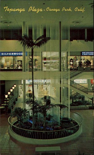 Canoga park topanga plaza - park,