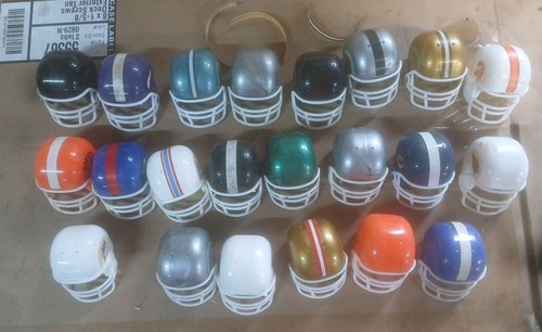 Lotto caschi in plastica - caschi,