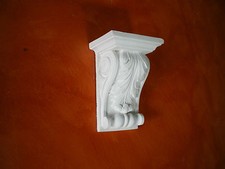 MENSOLA IN GESSO H.27 - L.18 -
