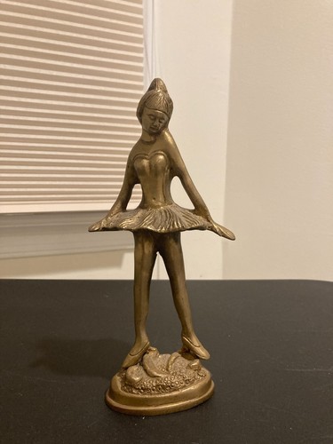 Statuina ballerina ballerina