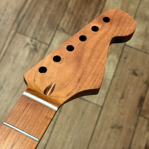 Stratocaster satinata con