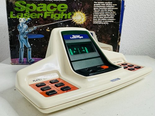 Bambino space laser fight 1983 - space,
