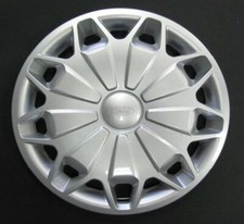 Coppa ruota 15" con fregio