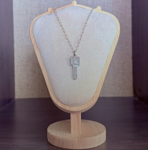 Collana con ciondolo - , chiave