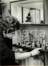 1970 ca PARIS Judo Monique VENNER sistema pupazzi giapponesi Fotografia ALMASY