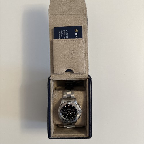 Breitling avenger b01 - breitling,