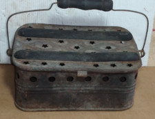 ANTICO SCALDALETTO IN METALLO BATTUTO DEL XIX SECOLO CON MANICO IN LEGNO