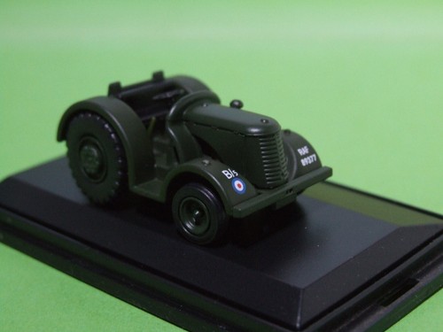 Trattore oxford scala raf - 1:76,